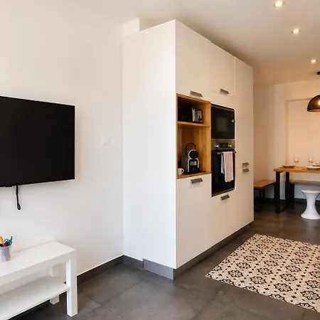 Le Smart & Cosy - Location Entier - 2 - Parking Gratuit Autour De La Coproriete -- Wifi Fibre -gare A 20 Min Grenoble