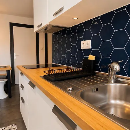 Le Smart & Cosy - Location Entier - 2 - Parking Gratuit Autour De La Coproriete -- Wifi Fibre -gare A 20 Min Daire *